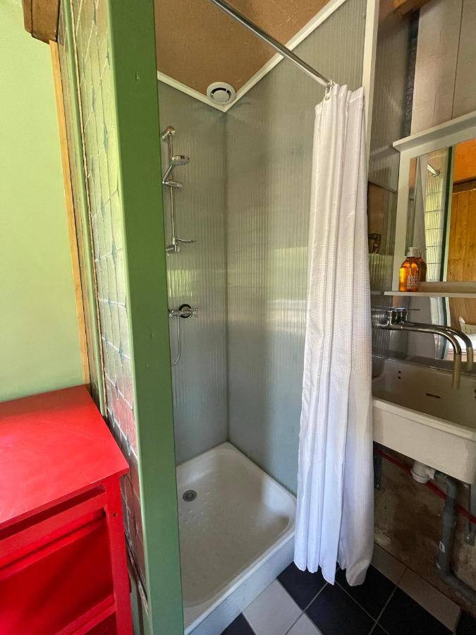 Jolie Cabane Avec Jacuzzi Pour Les Amoureux De La Nature Tullins Екстериор снимка