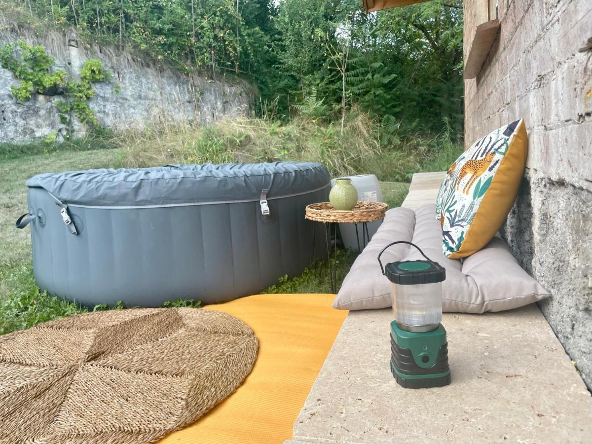 Jolie Cabane Avec Jacuzzi Pour Les Amoureux De La Nature Tullins Екстериор снимка
